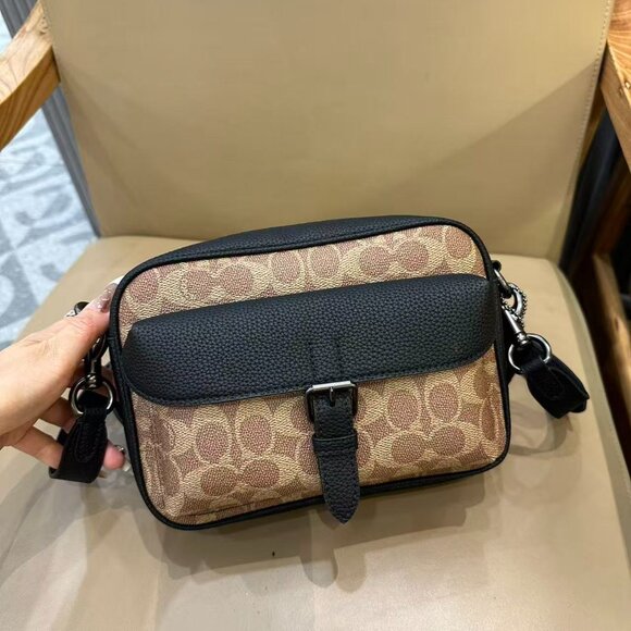 COACH Men's Monogram Warner Crossbody Bag, size 21.5 × 15.5 × 6.5cm - Picture 1 of 9